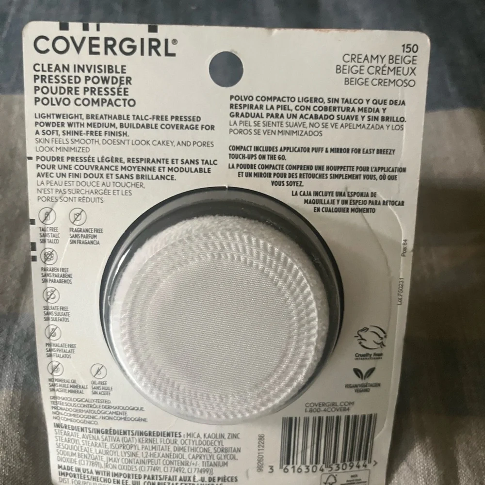 Brand new In package cover girl pressed powdered foundation. #150